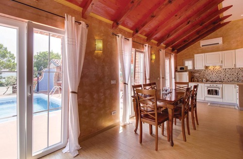 Nerezine House | Beach front home in Nerezine