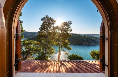 Novigrad House | Beach front home in Novigrad