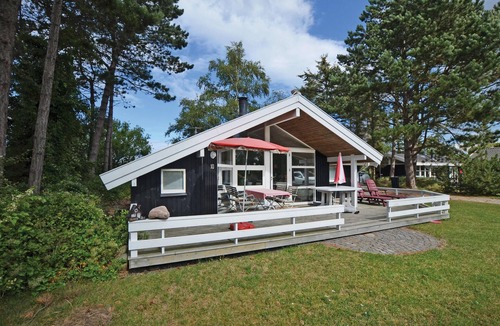 Jørgensø House | Beach front home in Otterup with sauna