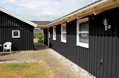 Grønninghoved Strand House | Beach front home in Sjølund with sauna