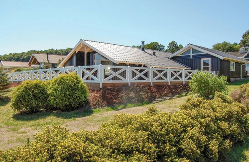 Grønninghoved Strand House | Beach front home in Sjølund with sauna