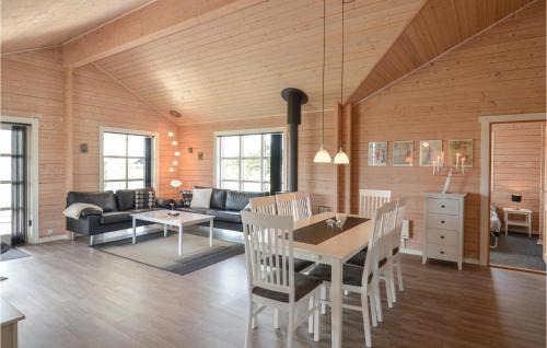 Skjern House | Beach Front Home In Skjern With Wifi