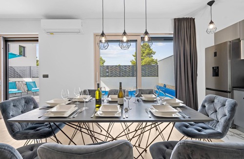 Srima House | Beach front home in Srima