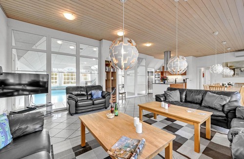 Øby House | Beach front home in Ulfborg with sauna