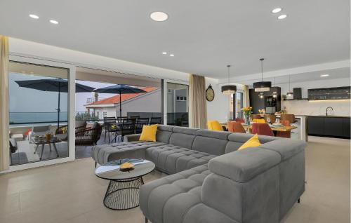 Veliko Brdo House | Beach Front Home In Veliko Brdo