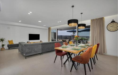 Veliko Brdo House | Beach Front Home In Veliko Brdo