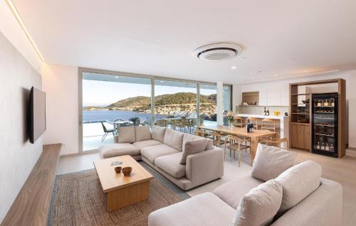 Vis House | Beach Front Home In Vis With Sauna