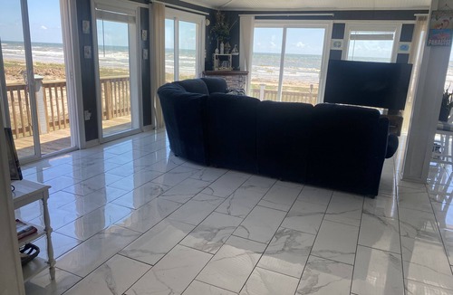 Cedar Lane Cottage | BEACH FRONT ISLAND COTTAGE 3 BEDROOM,1 BA PETS MUST BE DECLARED WHEN BOOKED.