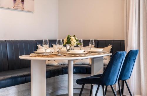 Burleigh Heads Apartment | Beach front luxury with two carparks, pool, gym