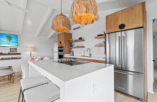 Ocean Cay House | Beach Front Million Dollar Views I Luxury Cottage I Beautiful Design