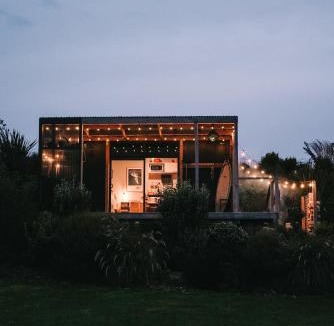 Surat Bay House | Beach Front Oasis - Catlins, Jacks Bay