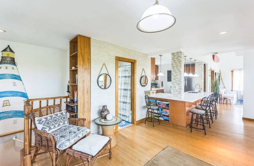 Keansburg House | Beach front oasis - Hot tub - Sleeps 7