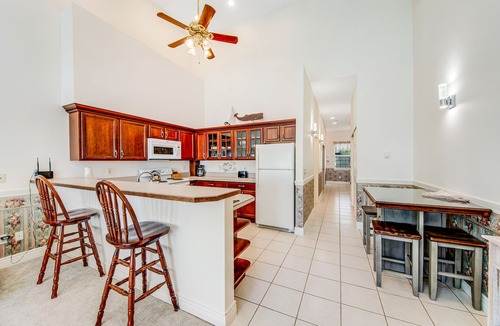 Ocean Shores Condo | Beach front & ocean view condo with balcony, fireplace