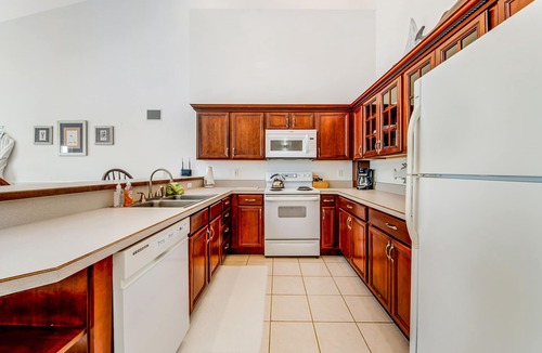 Ocean Shores Condo | Beach front & ocean view condo with balcony, fireplace