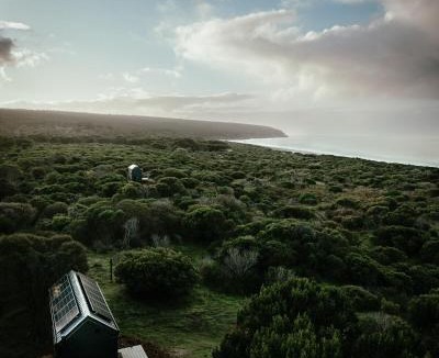 Penneshaw House | Beach Front Off-Grid Cabin on Kangaroo Island - Xanthe