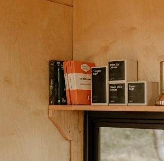 Penneshaw House | Beach Front Off-Grid Cabin on Kangaroo Island - Xanthe