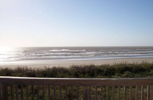 Galveston House | Beach Front on Galveston's West Beach