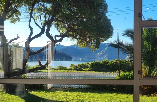 Christchurch District House | Beach Front Paradise