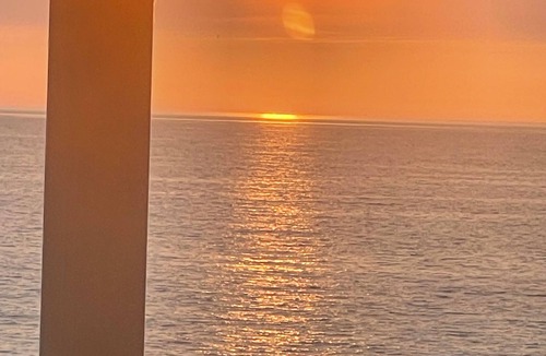 Park Point House | BEACH FRONT, PARK POINT, RARE FIND