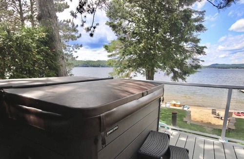 Lac-des-Plages House | Beach Front Property
