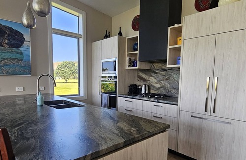 Omaha House | BEACH FRONT RESERVE SETTING