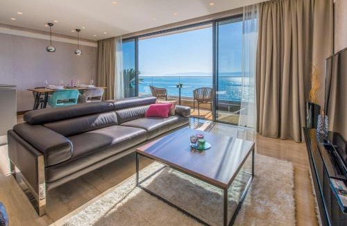 Selce Apartment | BEACH FRONT VILLA FRAN - DELUXE PENTHOUSE SUITE with private pool