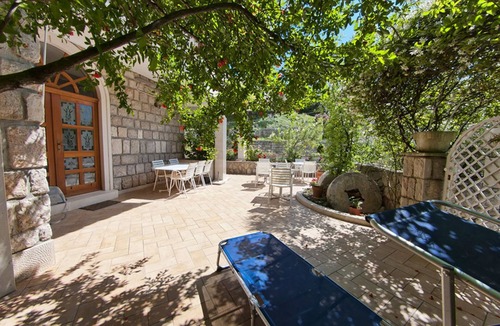 Stikovica Apartment | Beach front Villa Orange apartment