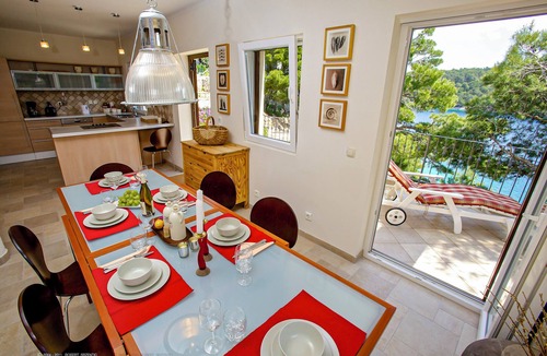 Cove Osibova (Milna) Villa | Beach Front Villa, Private Garden, In Quiet Bay, With Boat Mooring