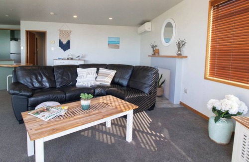 Bell Block House | Beach front with direct beach access & unobstructed beachfront view