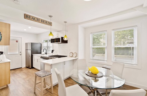 Wall House | Beach fun - only 2 blocks to the beach!