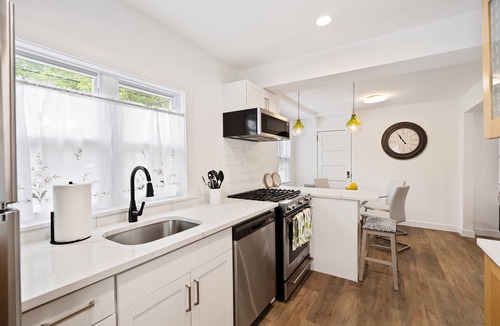 Wall House | Beach fun - only 2 blocks to the beach!