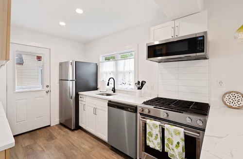 Wall House | Beach fun - only 2 blocks to the beach!