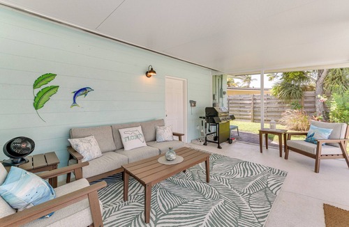 Bradenton Cottage | Beach Gear Provided! Omas House in Bradenton!
