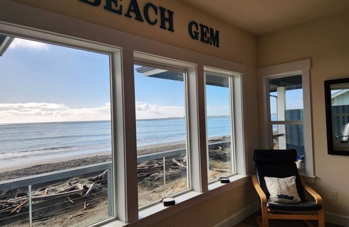 Ocean Shores House | Beach Gem- Private Beach - Hot Tub