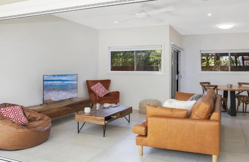 Ettalong Beach House | Beach Getaway Ettalong Beach