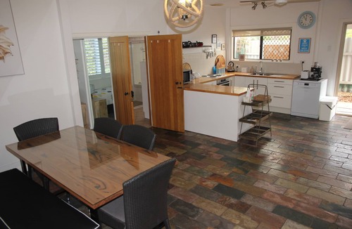 Aldinga Beach Cottage | .Beach getaway, pet friendly, coastal vibe