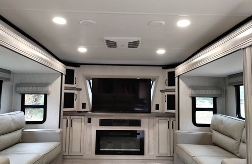 Pilot Mountain RV Rental | Beach Glamping