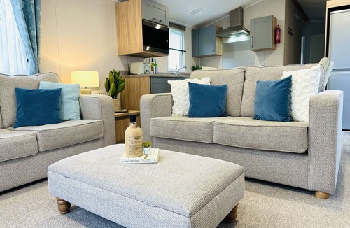 Cayton Bay House | Beach Grove, Cayton Bay