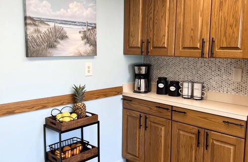 Northeast Virginia Beach House | Beach Happy 4bdrm/9guests vacation gem steps to beach
