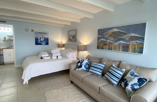 Ruskin Hotel | Beach happy Geataway!