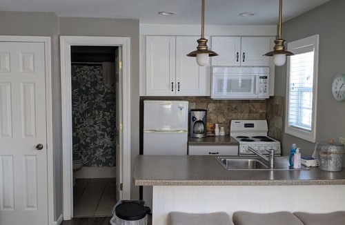 Sturgeon Bay Cottage | Beach Harbor Resort - Studio Cottage