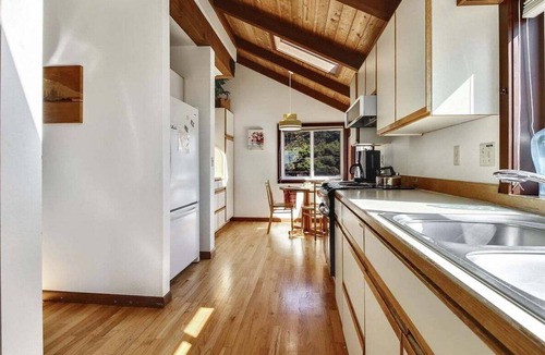 Tolovana Park House | Beach Haven - Beachfront!