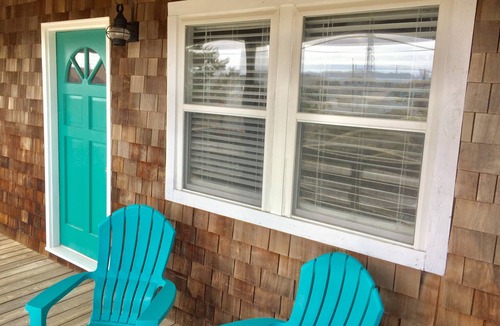 Nags Head Apartment | Beach Haven, less than 1 block to beach! Full kitchen, Private & Spacious.