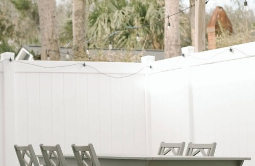 Neptune Beach Apartment | ~Beach Haven~ Walk to the beach!