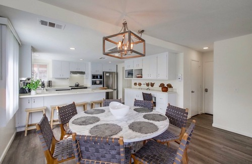 Mission Beach House | Beach Haven | Waterfront Stay in Mission Beach