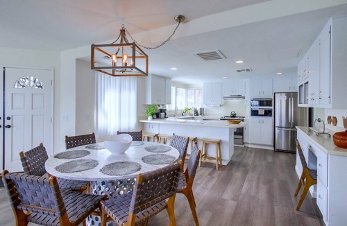 Mission Beach House | Beach Haven | Waterfront Stay in Mission Beach