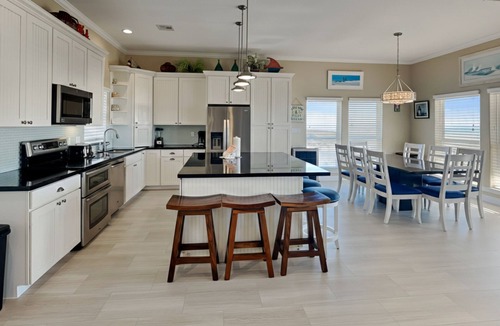 Miramar House | Beach Heaven | Beachfront & Private Elevator