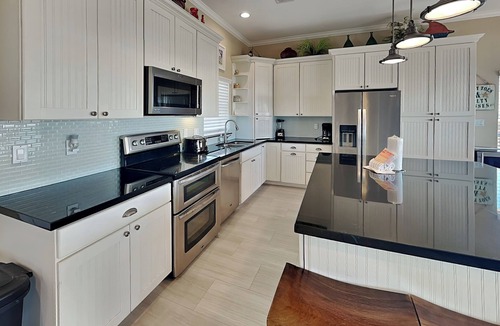 Miramar House | Beach Heaven | Beachfront & Private Elevator