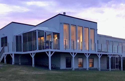 Port Mouton Cottage | BEACH HEAVEN modern Holiday Home - white sandy beach; 2 saunas; pet-friendly;n