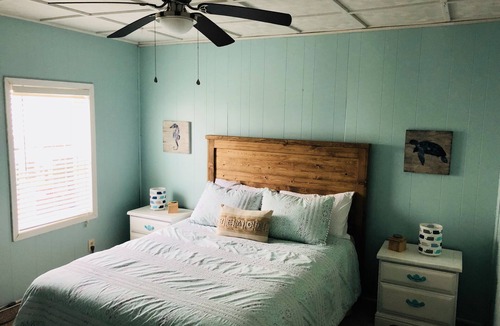 Surfside Beach House | Beach Hideaway-GR8 Patios & MaRgArItA-ViEwS. Come enjoy a weekend getaway! HGTV!